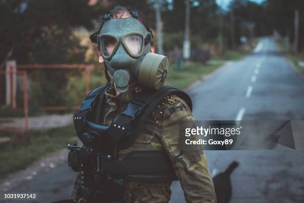 gas attack - chemical warfare stockfoto's en -beelden