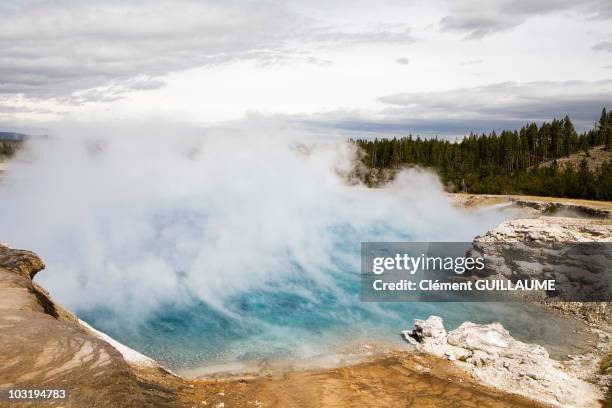Spring Water From Rocks Spring Water Rocks Photos and Premium High Res Pictures - Getty Images