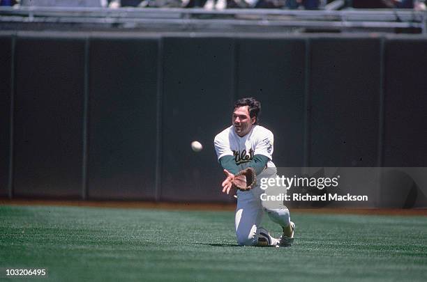 Oakland Athletics Billy Beane in action, fielding vs Boston Red Sox. Oakland, CA 5/20/1989 CREDIT: Richard Mackson