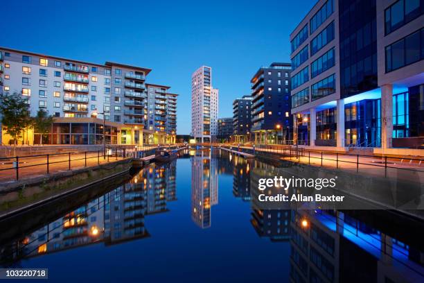 dock - leeds photos et images de collection