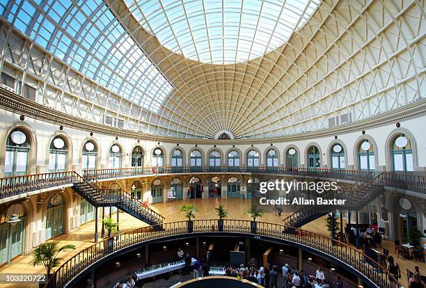 corn exchange - leeds fotografías e imágenes de stock