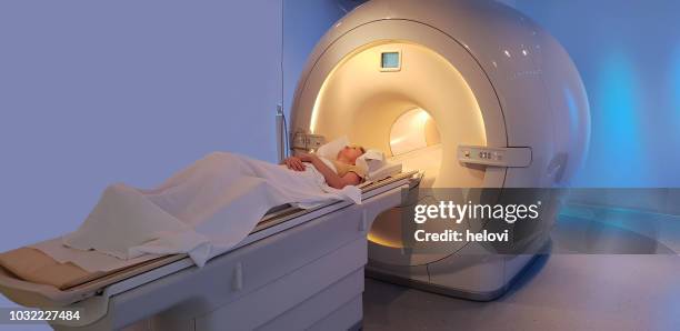 mri scanner - female brain stock pictures, royalty-free photos & images