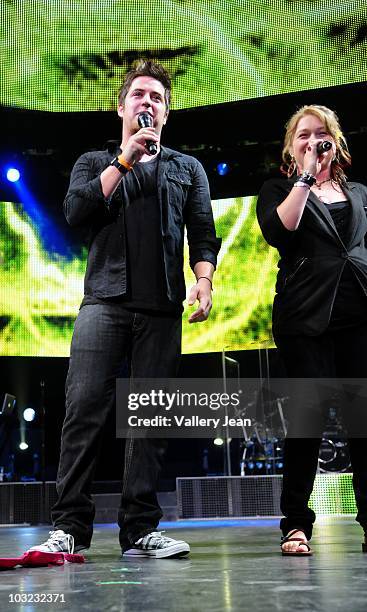 American Idol season 9 winner Lee Dewyze and Crystal Bowersox performs during American Idol Live! Tour at Bank Atlantic Center on August 3, 2010 in...