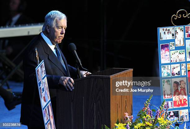 Michael Heisley, majority owner of the Memphis Grizzlies speaks during a memorial service honoring the life of Lorenzen Wright on August 4, 2010 at...