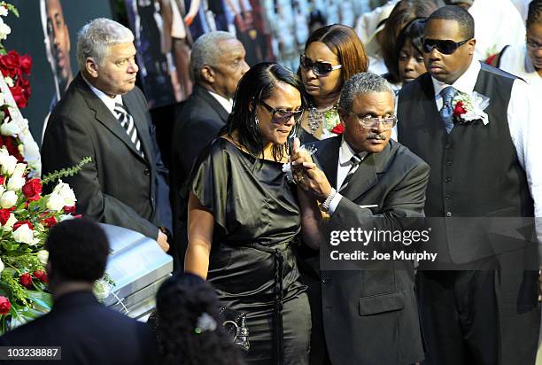 Sherra Wright, ex-wife of Lorenzen Wright, cries during a memorial service honoring the life of Lorenzen Wright on August 4, 2010 at FedExForum in...