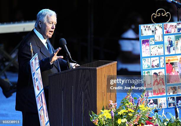 Michael Heisley, majority owner of the Memphis Grizzlies speaks during a memorial service honoring the life of Lorenzen Wright on August 4, 2010 at...