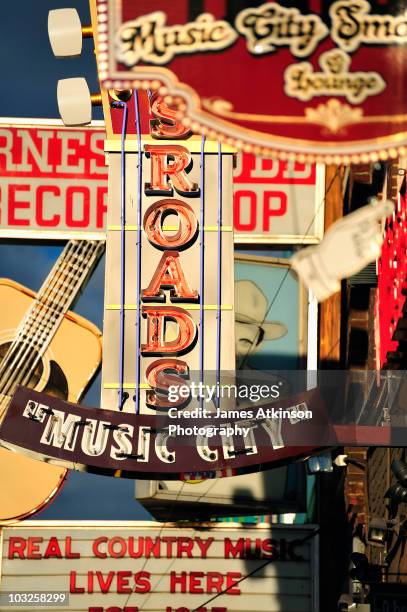 music city signs - nashville fotografías e imágenes de stock