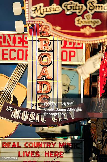 music city signs - nashville stock pictures, royalty-free photos & images