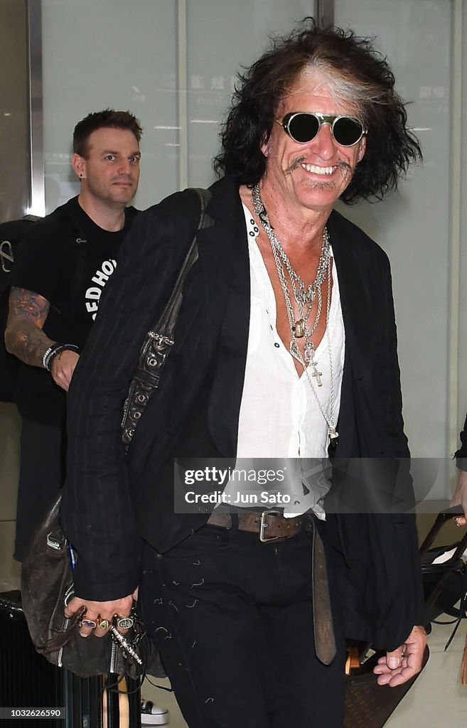 Joe Perry Arrives In Tokyo