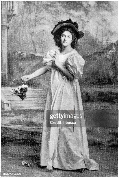 antique photograph: women portraits - 1900 stock illustrations