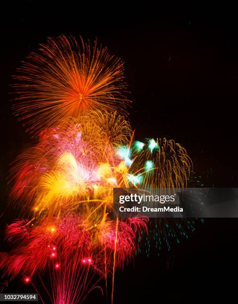 Fireworks Exploding Fourth Fourth Of July Fireworks Safety Photos and Premium High Res Pictures ...