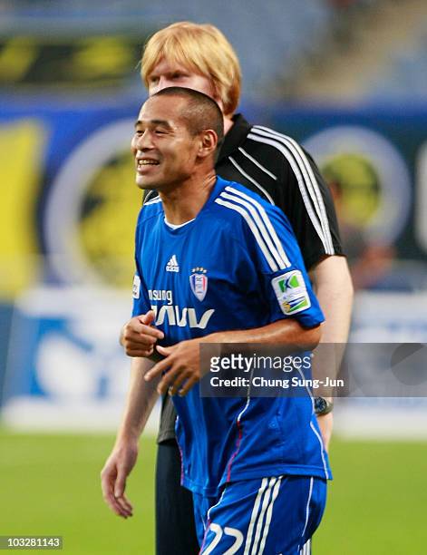 Naohiro Takahara of Suwon Samsung Bluewings warms up before the K-League match between Incheon United and Suwon Samsung Bluewings at Incheon Munhak...