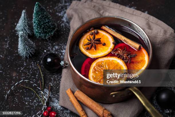 pot of mulled wine - ホットワイン ストックフォトと画像