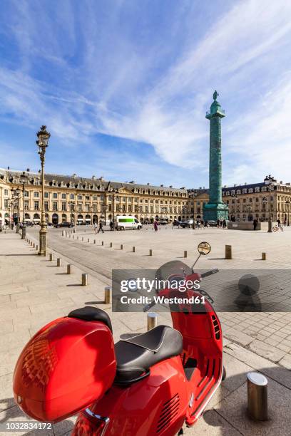 france, paris, place vendome with victory column - plaza vendome fotografías e imágenes de stock