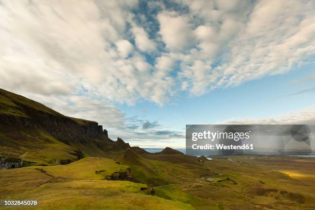 uk, scotland, isle of skye, quiraing - hochplateau stock-fotos und bilder