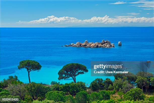 bay of palombaggia with turquoise blue sea, porto vecchio, corse-du-sud department, corsica, france - porto korsika stock-fotos und bilder