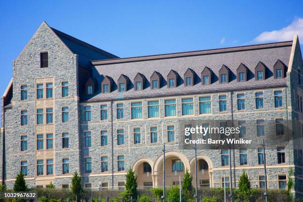 stone exterior of mcdonough school of business, georgetown - mcdonough high school stock pictures, royalty-free photos & images