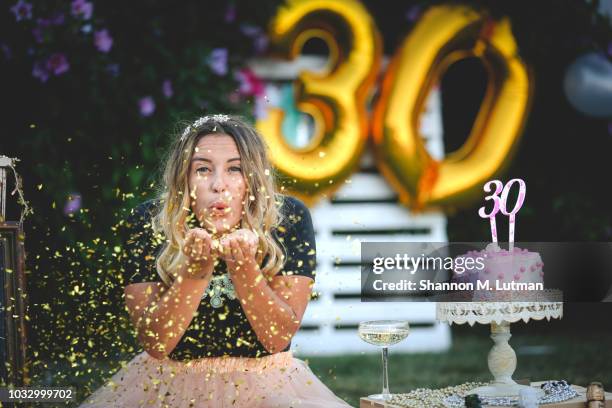 397点の30歳の誕生日のストックフォト Getty Images 397点の30歳の誕生日のストックフォト Getty Images
