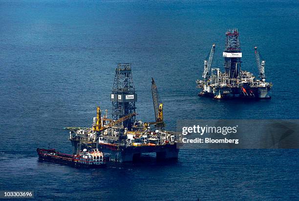Well Development Rig Transocean Ltd Development Driller Photos and Premium High Res Pictures ...