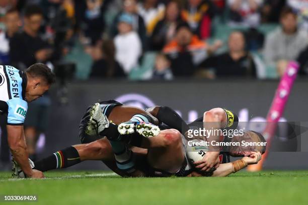 Isaah Yeo of the Panthers scores a try during the NRL Semi Final match between the Cronulla Sharks and the Penrith Panthers at Allianz Stadium on...
