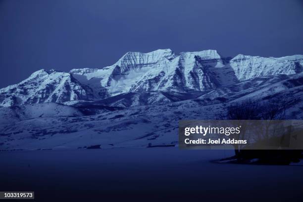 mountains in utah. - wasatch-mountains stockfoto's en -beelden