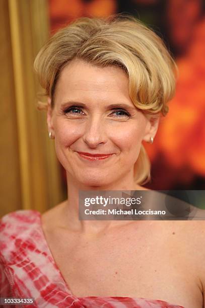 Writer Elizabeth Gilbert attends the premiere of "Eat Pray Love" at the Ziegfeld Theatre on August 10, 2010 in New York City.