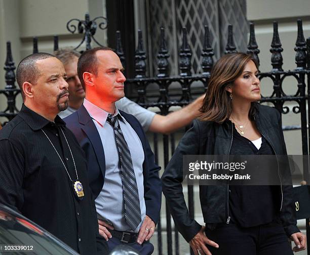 Ice-T, Christopher Meloni and Mariska Hargitay filming on location for "Law & Order: SVU" on the streets of Manhattan on August 10, 2010 in New York...