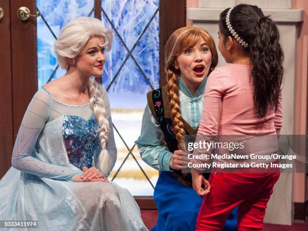 Meet Elsa 1,704 Elsa (Disney) Stock Photos, High-Res Pictures, and Images - Getty ...
