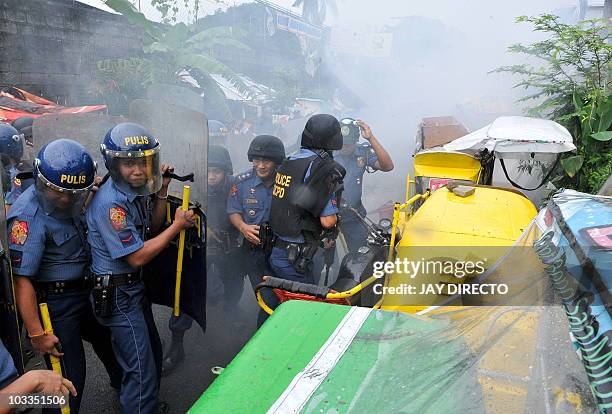 Explod Photos and Premium High Res Pictures - Getty Images