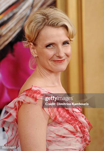 Writer Elizabeth Gilbert attends the premiere of "Eat Pray Love" at the Ziegfeld Theatre on August 10, 2010 in New York City.
