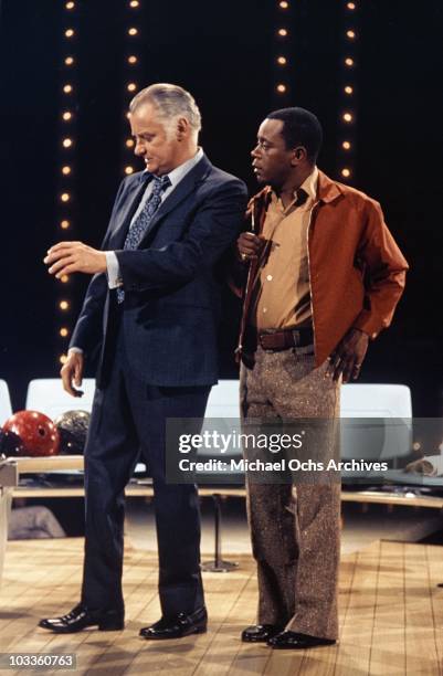 Comedian Flip Wilson in a scene from the Flip Wilson Show with entertainer Art Carney in circa 1972.