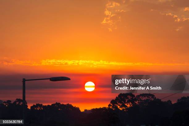 smoke haze - perth australien stock-fotos und bilder