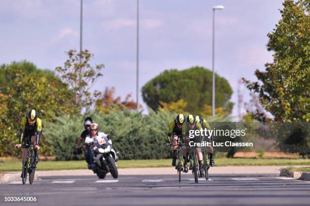 Jolien DHoore of Belgium / Jessica Allen of Australia / Gracie Elvin of Australia / Alexandra Manly of Australia / Sarah Roy of Australia / Georgia...