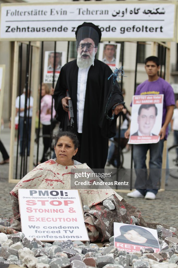 Iranians Exiles Protest Against Executions And Stoning In Iran