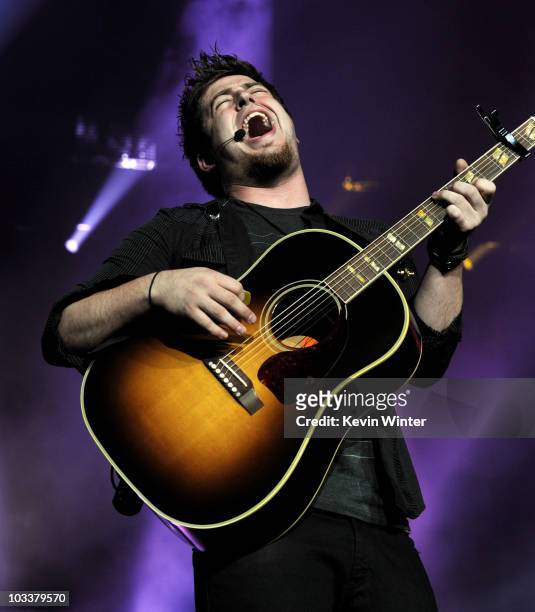 Musician Lee DeWyze performs at the American Idol Live! Tour at the Staples Center on August 13, 2010 in Los Angeles, California.