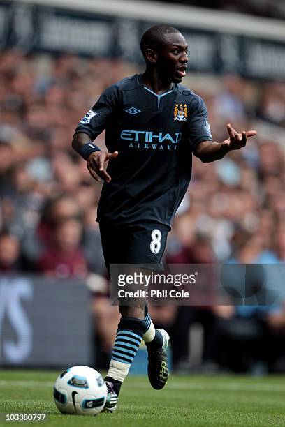 Shaun Wright-Phillips of Manchester City in action during the Barclays Premier League match between Tottenham Hotspur and Manchester City at White...
