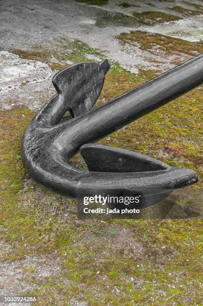 bottom of a large ship's anchor - big bottom fotografías e imágenes de stock