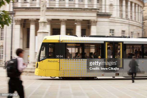 metrolink, the manchester's tram - manchester engeland stock pictures, royalty-free photos & images