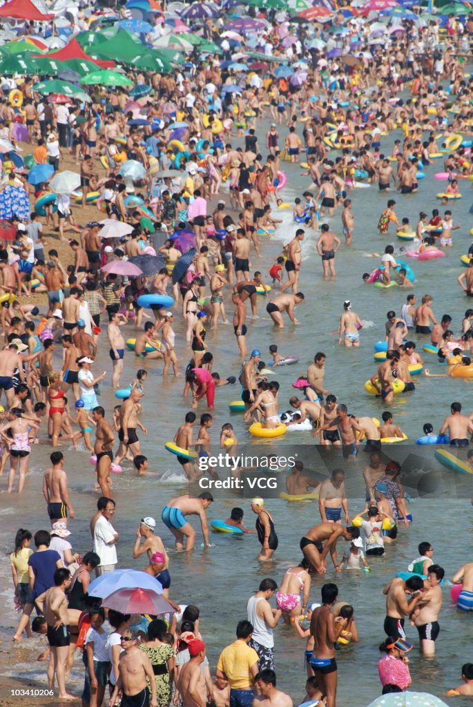 Daily Life Of Fujiazhuang Beach