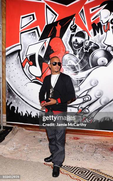 Ti Rapper Skating Rink 1,423 Ti Shoes Stock Photos, High-Res Pictures, and Images - Getty Images