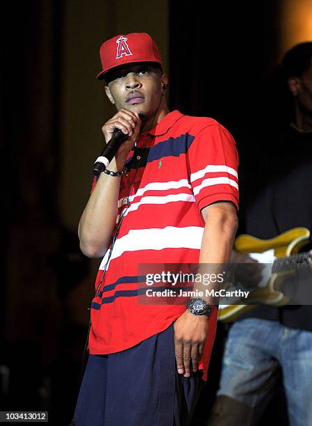Rapper T Shirts Photos and Premium High Res Pictures - Getty Images