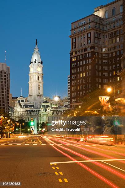 old philadelphia city hall at night - philadelphia city hall stock pictures, royalty-free photos & images