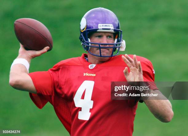 Quarterback Brett Favre of the Minnesota Vikings participates in his first morning practice since returning to Vikings Winter Park on August 18, 2010...