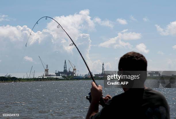 Jerry Rig Vs. Jimmy Rig Jerry Rig Photos and Premium High Res Pictures - Getty Images