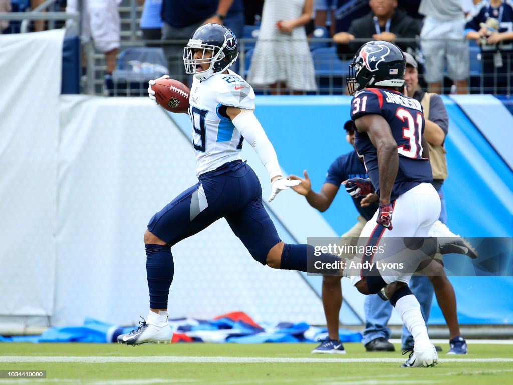 Houston Texans v Tennessee Titans