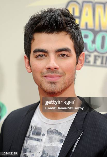 Musician/actor Joe Jonas attends the premiere of "Camp Rock 2: The Final Jam" at Alice Tully Hall, Lincoln Center on August 18, 2010 in New York City.