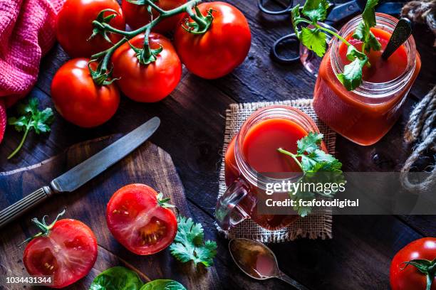 tomatensap - tomatensap stockfoto's en -beelden