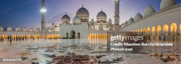 Zayed Mosqu 327 Sheikh Zayed Mosque Tourists Stock Photos, High-Res Pictures, and ...