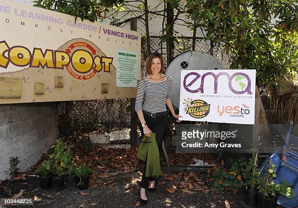 Actress Wendie Malick attends the Environmental Media Association and Yes to Carrots Garden Luncheon at The Learning Garden at Venice High School on...