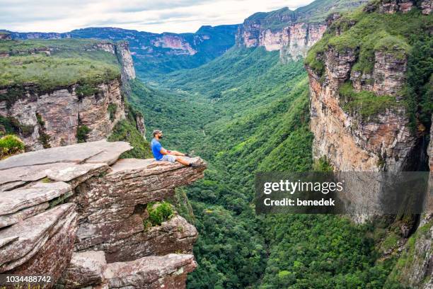 wanderer im chapada diamantina nationalpark in bahia brasilien - chapada diamantina stock-fotos und bilder